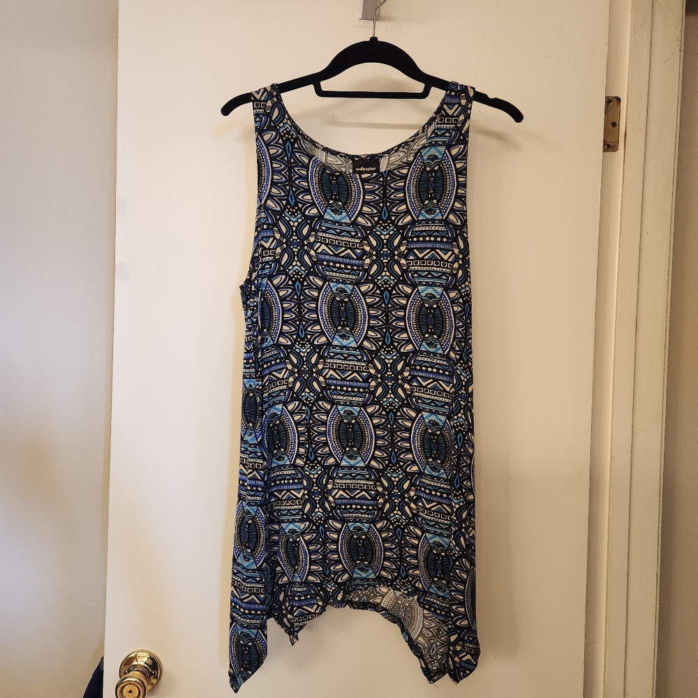 Wallpapher Blue and Black Geometric Top